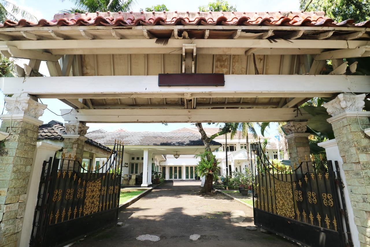 Villa Sri Manganti Jakarta Exteriör bild
